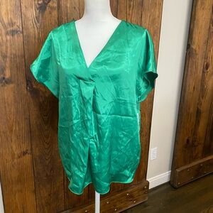 Nicole Miller New York Green neck scalloped sleeves blouse - women’s XL BNWT